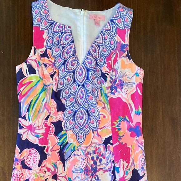 Lilly Pulitzer Dresses & Skirts - Excellent Condition - Lilly Pulitzer Sleeveless Shift Resort Dress
Size 0